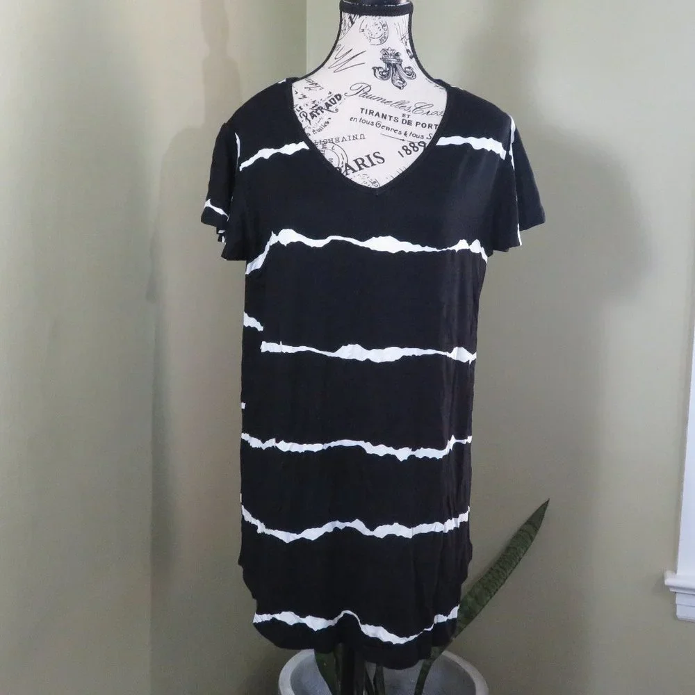 Women`s Shirt‎ Black Stripes New with tags size XL